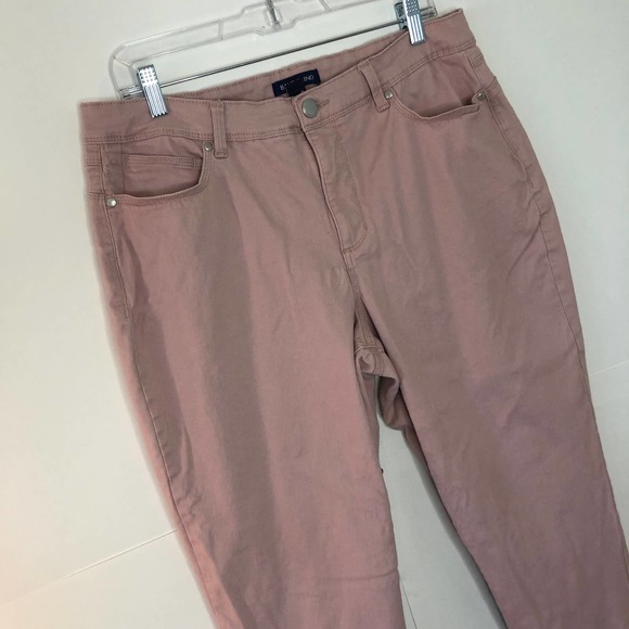 Bandolino Lisbeth Crop Pants Size 14 - Picture 3 of 8